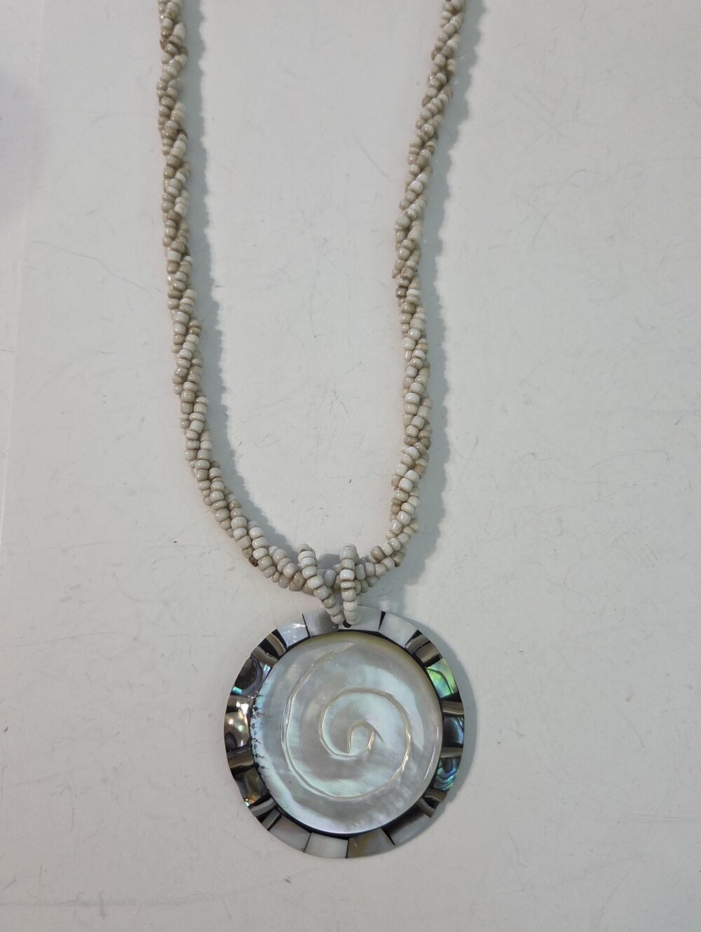 mother of pearl shell round pendant necklace abalone seashells handmade 18in
